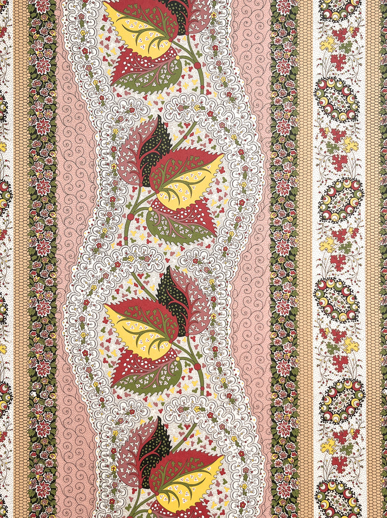 Decors Barbares_Wallpaper-Casse-noisette in Pink